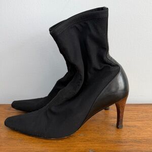 Gucci Size 9 • Vintage Black Leather Pointed Toe Heel Stretch Ankle Boots.